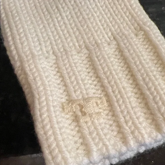 Tory Burch Cream Knit Hat and Mittens Set - Picture 10 of 14